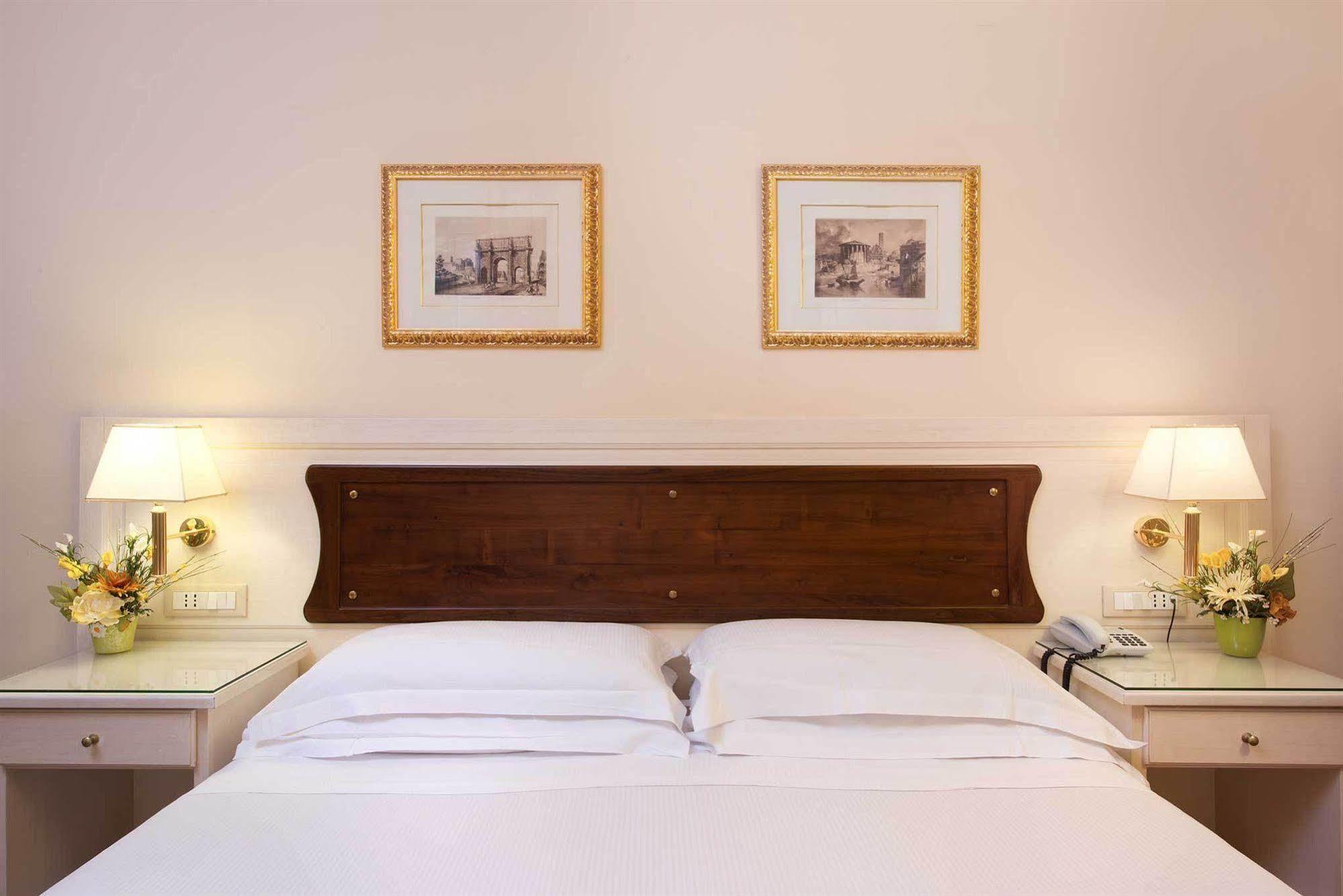 Bed and Breakfast Residenza Domiziano Рим Экстерьер фото